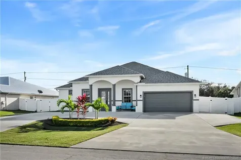 2662 SW Import Drive Port St Lucie FL 34987