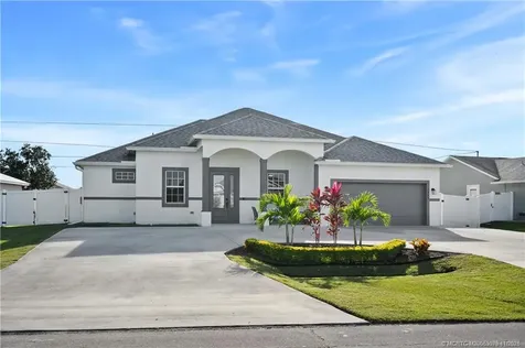 2662 SW Import Drive Port St Lucie FL 34987