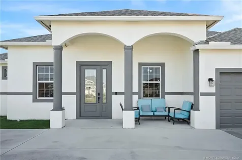 2662 SW Import Drive Port St Lucie FL 34987