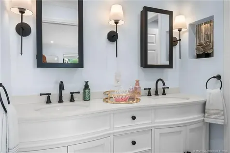 1600 NE Dixie Highway Jensen Beach FL 34957