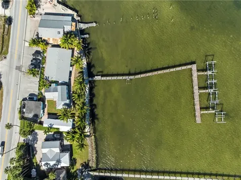 2725 NE Indian River Drive Jensen Beach FL 34957