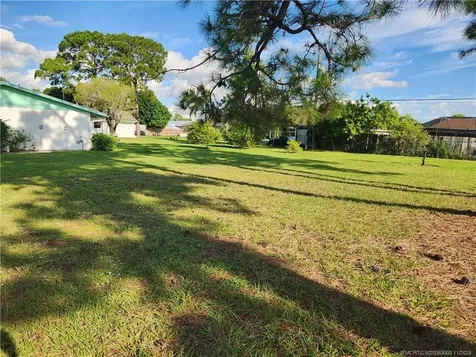 561 NW Floresta Drive Port St Lucie FL 34983