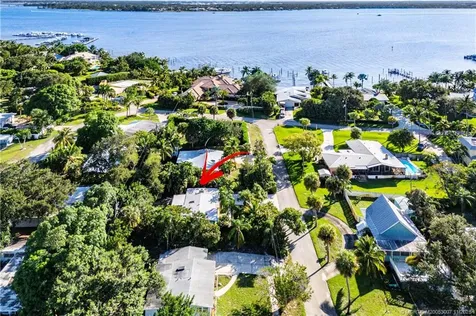 1395 NE Waveland Avenue Jensen Beach FL 34957