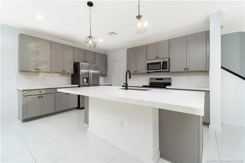 668 NE Waters Edge Lane Port St Lucie FL 34983