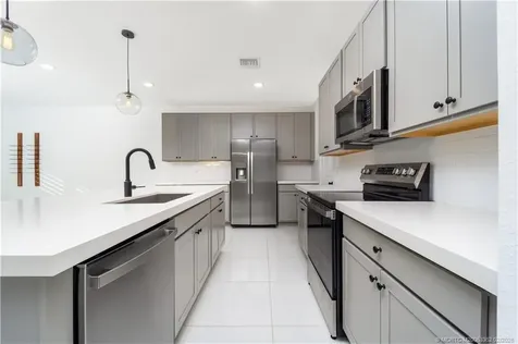 668 NE Waters Edge Lane Port St Lucie FL 34983