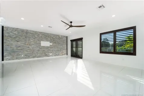 668 NE Waters Edge Lane Port St Lucie FL 34983