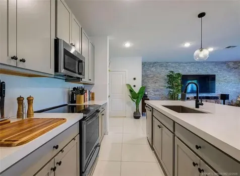 668 NE Waters Edge Lane Port St Lucie FL 34983