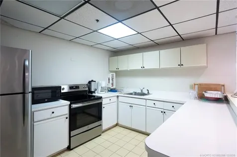 221 NE Plantation Road Stuart FL 34996