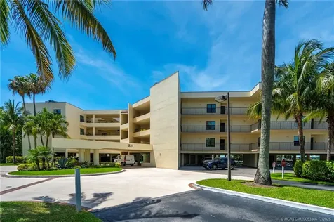 221 NE Plantation Road Stuart FL 34996