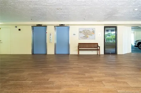 221 NE Plantation Road Stuart FL 34996