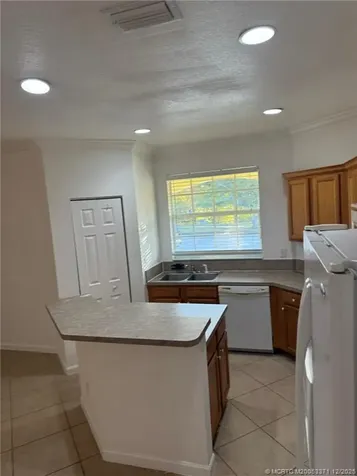 2401 SE Ruskin Drive Port St Lucie FL 34952