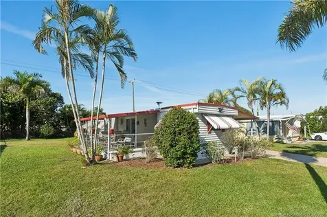 7398 SE Swan Avenue Hobe Sound FL 33455