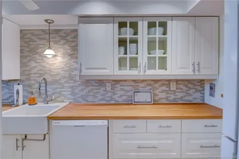 175 SE Saint Lucie Boulevard Stuart FL 34996