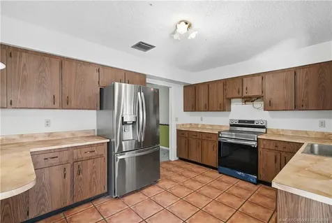 242 SE Duxbury Avenue Port St Lucie FL 34983