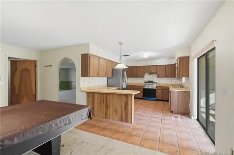 242 SE Duxbury Avenue Port St Lucie FL 34983