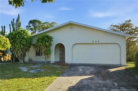 242 SE Duxbury Avenue Port St Lucie FL 34983