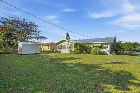 242 SE Duxbury Avenue Port St Lucie FL 34983