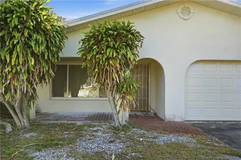 242 SE Duxbury Avenue Port St Lucie FL 34983