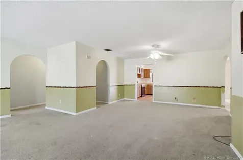 242 SE Duxbury Avenue Port St Lucie FL 34983