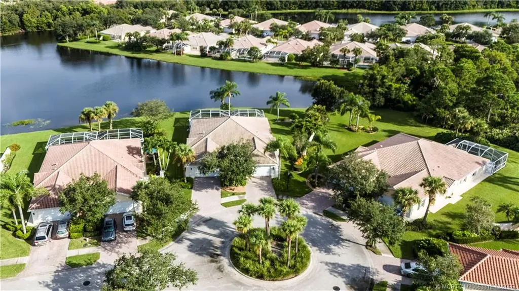 9293 SE Hawks Nest Court Hobe Sound FL 33455