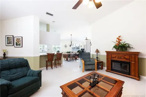 9293 SE Hawks Nest Court Hobe Sound FL 33455