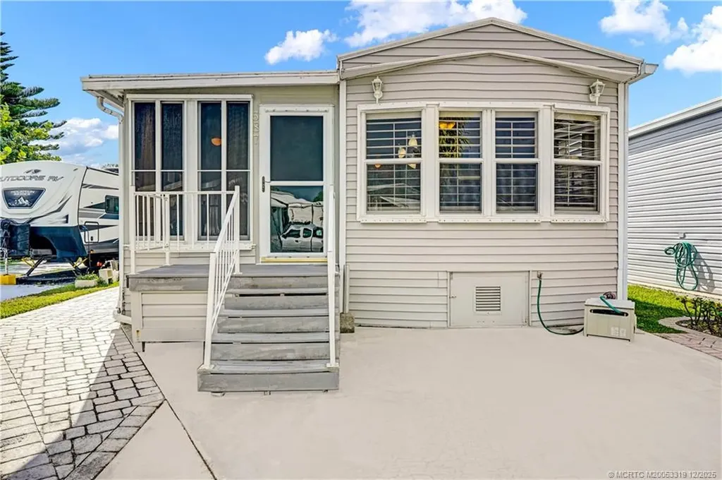 587 Nettles Boulevard Jensen Beach FL 34957