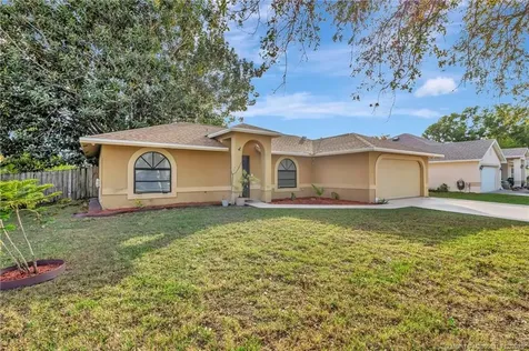 252 NW Lincoln Avenue Port St Lucie FL 34983