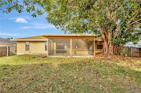 252 NW Lincoln Avenue Port St Lucie FL 34983