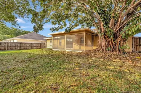 252 NW Lincoln Avenue Port St Lucie FL 34983