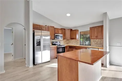 252 NW Lincoln Avenue Port St Lucie FL 34983