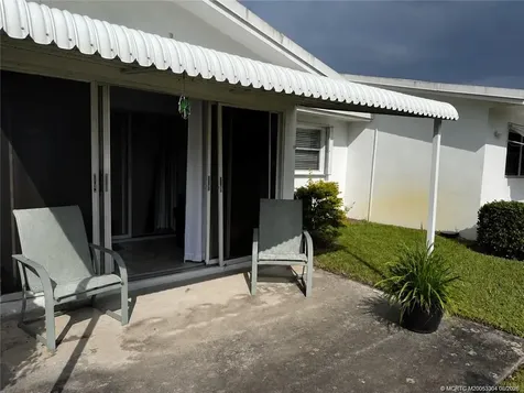 300 SW Golfview Terrace Boynton Beach FL 33426