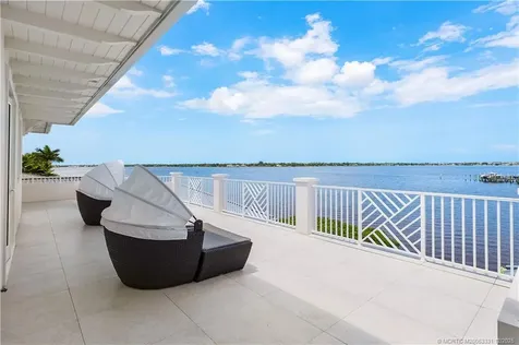 2842 SW Rivers End Way Palm City FL 34990