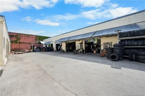3173 SE Railroad Avenue Stuart FL 34997