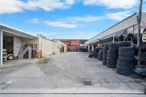 3173 SE Railroad Avenue Stuart FL 34997