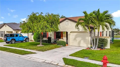 2388 SE Brekenridge Circle Port St Lucie FL 34952