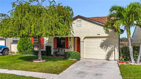 2388 SE Brekenridge Circle Port St Lucie FL 34952