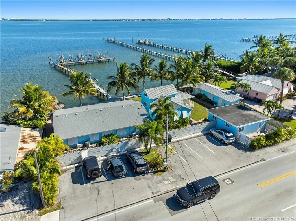 2725 NE Indian River Drive Jensen Beach FL 34957