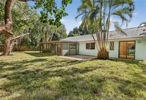 2041 SE Giffen Avenue Port St Lucie FL 34952