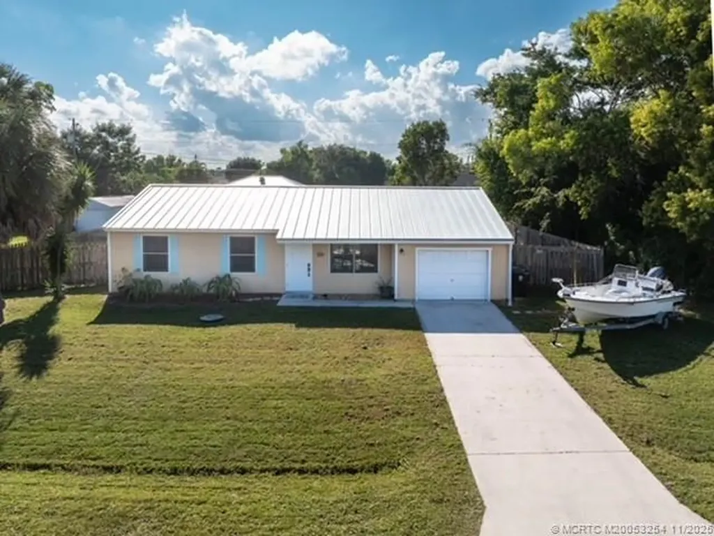 3071 SE East Blackwell Drive Port St Lucie FL 34952