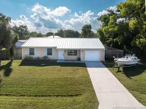 3071 SE East Blackwell Drive Port St Lucie FL 34952