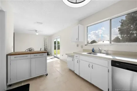 3071 SE East Blackwell Drive Port St Lucie FL 34952