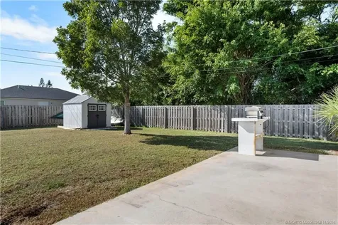 3071 SE East Blackwell Drive Port St Lucie FL 34952