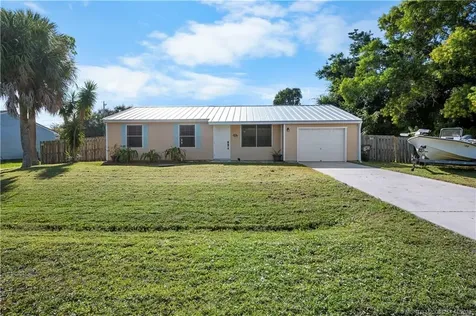 3071 SE East Blackwell Drive Port St Lucie FL 34952