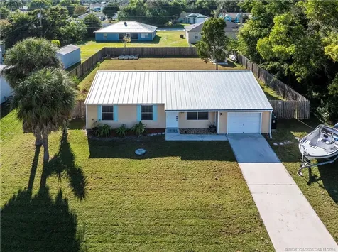 3071 SE East Blackwell Drive Port St Lucie FL 34952