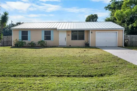 3071 SE East Blackwell Drive Port St Lucie FL 34952
