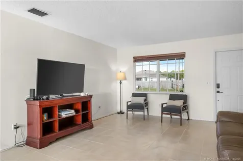 3071 SE East Blackwell Drive Port St Lucie FL 34952