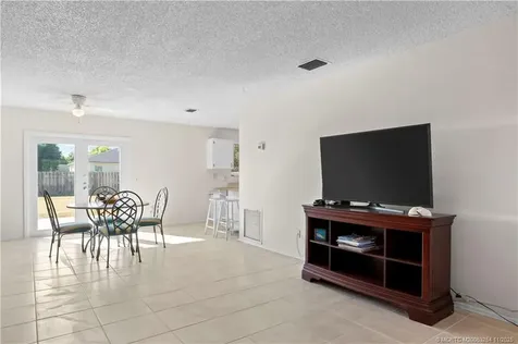 3071 SE East Blackwell Drive Port St Lucie FL 34952