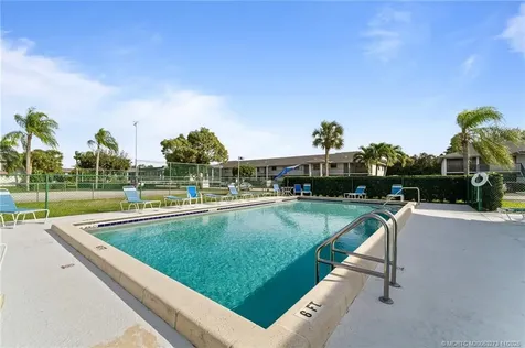 1210 SE Parkview Place Stuart FL 34994