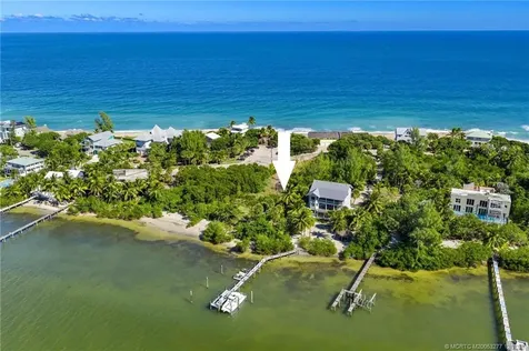 00 SE Macarthur Boulevard Hutchinson Island FL 34996