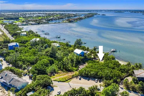 00 SE Macarthur Boulevard Hutchinson Island FL 34996